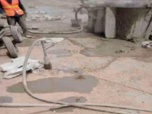 汤阴水泥混凝土路面板底注浆技术 路面脱空注浆整治方案